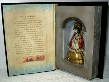 CRISTO MEDINACELI EN LIBRO URNA (1)